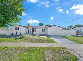 4+1 Müstakil ev — 17850 SW 112th Ave, Miami, 33157