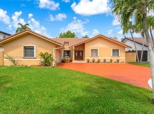4+1 Müstakil ev — 3730 SW 136th Ct, Miami, 33175
