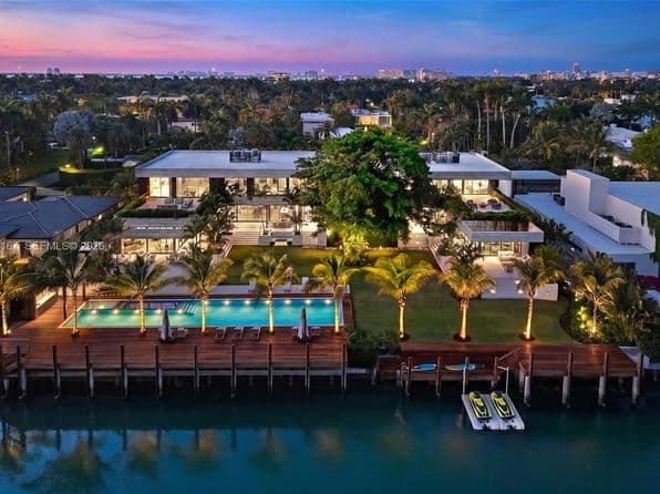 9-bedroom Single-Family Home — 1420 W 23rd St, Miami Beach, FL 33140