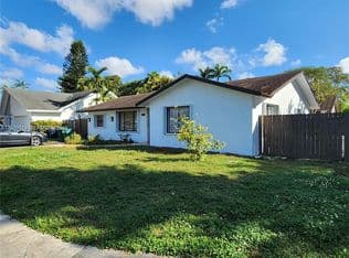 3-bedroom Single-Family Home — 9825 SW 132nd Ct, Miami, 33186