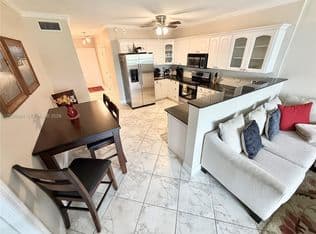 2+1 Condo — 1000 SW 12th St APT 201, Fort Lauderdale, 33315