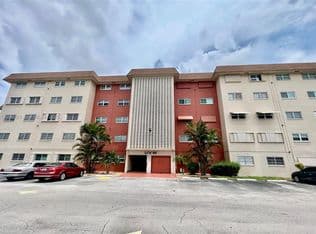2-bedroom Condo — 5300 Washington St APT U503, Hollywood, 33021