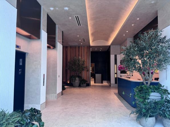 Building — For Rent, Miami 33132
