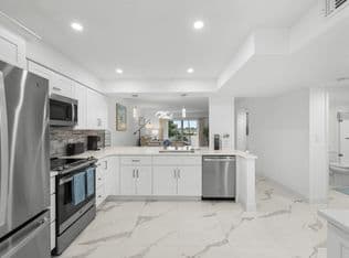 2-bedroom Condo — 6936 Huntington Lane #302, Delray Beach, 33446