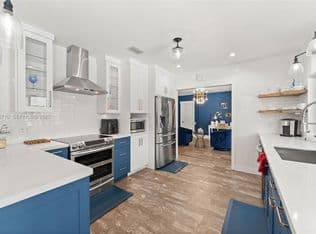 4+1 Müstakil ev — 8380 SW 186th St, Cutler Bay, 33157