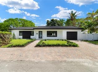 3+1 Müstakil ev — 10 NW 100th St, Miami Shores, 33150