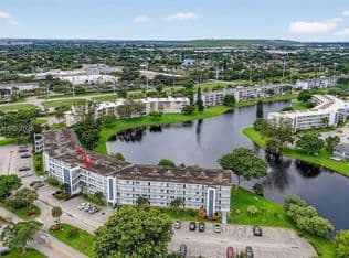 1+1 Condo — 2009 Farnham N #2009, Deerfield Beach, 33442