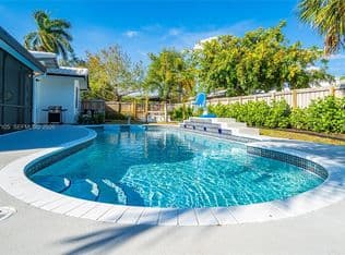 4+1 Müstakil ev — 714 NE 2nd St, Pompano Beach, 33060