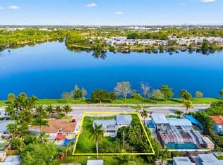 3-bedroom Single-Family Home — 5160 Lake Osborne Drive, Lake Worth, 33461