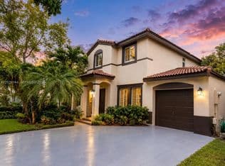 3-bedroom Townhouse — 9633 SW 163rd Ct, Miami, 33196