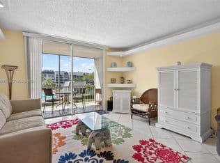 1+1 Condo — 6600 Royal Palm Blvd #207B, Pompano Beach, 33063