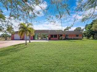 4+1 Müstakil ev — 20000 SW 216th St, Miami, 33170