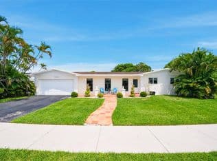 4-bedroom Single-Family Home — 19911 SW 84th Ave, Cutler Bay, 33189