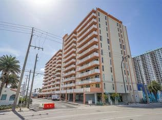 1+1 Condo — 801 S Ocean Drive #605, Hollywood, 33019