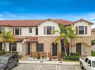 3+1 Townhouse — 10628 W 33rd Way, Hialeah, 33018