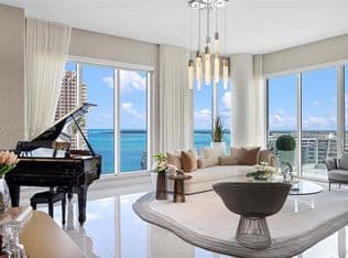 3-bedroom Condo — 900 Brickell Key Blvd APT 2004, Miami, 33131