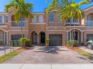 4+1 Townhouse — 2583 SE 13th Ct, Homestead, 33035