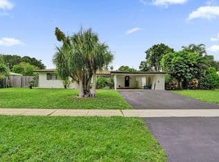 4+1 Müstakil ev — 885 Azalea Court, Plantation, 33317