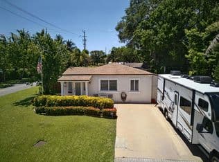 3-bedroom Single-Family Home — 800 SW 19TH Street, Fort Lauderdale, 33315