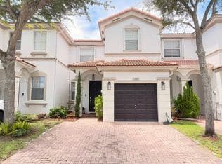 3+1 Townhouse — 7940 NW 108th Pl, Doral, 33178