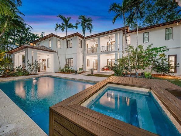 6-bedroom Single-Family Home — 4196 Douglas Rd, Miami, FL 33133