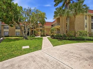 2-bedroom Condo — 5570 Tamberlane Circle #229, Palm Beach Gardens, 33418