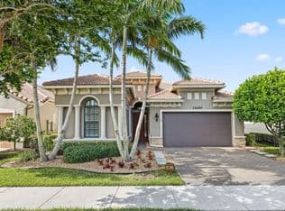 4-bedroom Single-Family Home — 12100 Kalmar Circle S, Parkland, 33076