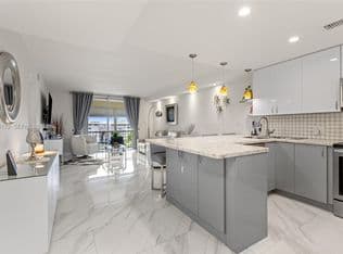 1+1 Condo — 2855 Leonard Dr APT H605, Aventura, 33160