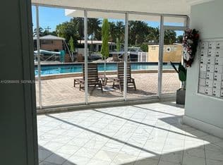 2-bedroom Condo — 2020 NE 135th St APT 609, North Miami, 33181