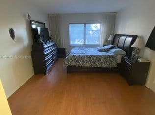 1+1 Condo — 200 Diplomat Pkwy APT 329, Hallandale Beach, 33009