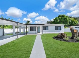 4+1 Müstakil ev — 721 Atlantic Ave, Opa Locka, 33054
