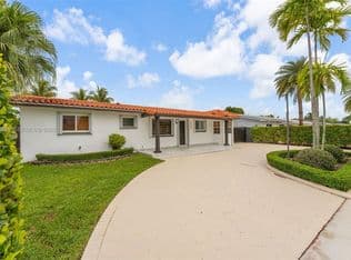 3+1 Müstakil ev — 2900 SW 98th Ave, Miami, 33165