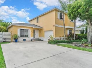 3+1 Müstakil ev — 14515 SW 139th Avenue Cir E, Miami, 33186