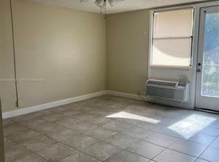 Condo — 2701 Riverside Dr APT 308-B, Coral Springs, 33065