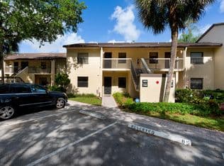 2-bedroom Condo — 3077 Carambola Circle S, Pompano Beach, 33066