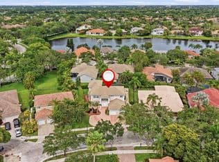 6+1 Müstakil ev — 2608 Oakbrook Ct, Weston, 33332