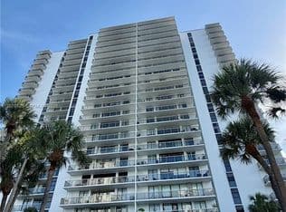 2-bedroom Condo — 3701 N Country Club Dr APT 304, Aventura, 33180