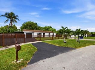 3-bedroom Single-Family Home — 26080 SW 132nd Pl, Homestead, 33032