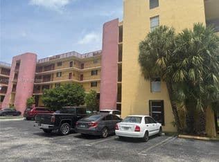 2-bedroom Condo — 8775 Park Blvd APT 123, Miami, 33172