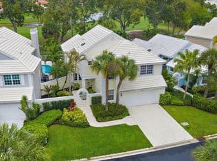 3-bedroom Single-Family Home — 18 Windsor Lane, Palm Beach Gardens, 33418