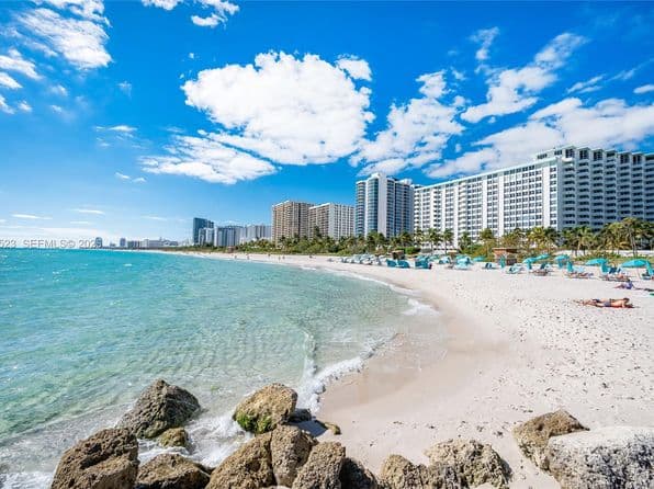 1-bedroom Condo — 2899 Collins Ave APT 1505, Miami Beach, FL 33140