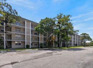 1-bedroom Condo — 2900 NW 48th Ter APT 310, Lauderdale Lakes, 33313