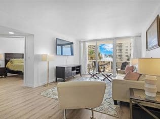 2+1 Condo — 5700 Collins Ave APT 4C, Miami Beach, 33140