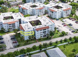 2+1 Condo — 2850 Somerset Drive #307L, Lauderdale Lakes, 33311