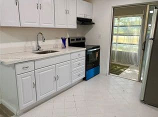2-bedroom Condo — 7310 NW 1st St APT 105, Pompano Beach, 33063