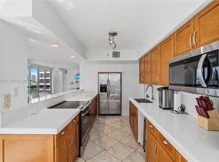 2-bedroom Condo — 3600 Mystic Pointe Dr APT 513, Aventura, 33180