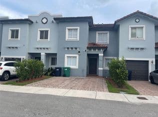 4+1 Townhouse — 16364 SW 44th Way, Miami, 33185