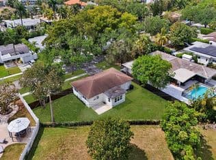 3+1 Müstakil ev — 2125 Alamanda Dr, North Miami, 33181