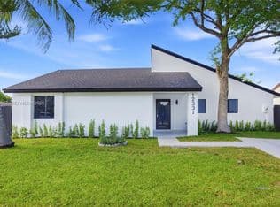 3-bedroom Single-Family Home — 12331 SW 203rd Ter, Miami, 33177