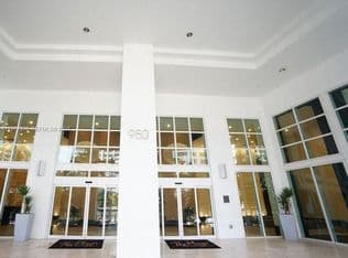 2-bedroom Condo — 950 Brickell Bay Dr APT 1107, Miami, 33131
